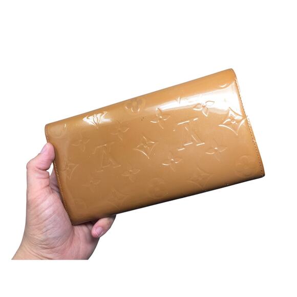 Louis Vuitton Vernis Monogram Sarah Long Wallet -Bronze / Mustard - Picture 2 of 16
